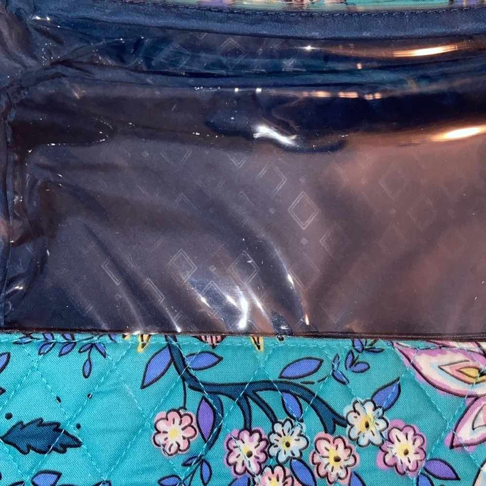 Vera Bradley - Picture 3 of 9